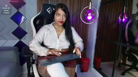 Snapshot of sweetie_foxxxx chatting on October 2025 11:00:01 AM violeta online show from October 2025 11:00:01 AM