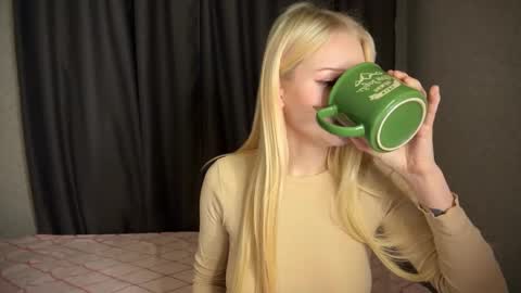 sweetie Lisa3 online show from January 2025 04:44:01 AM