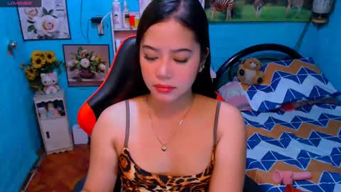 Snapshot of sweetienicole chatting on March 2025 06:00:01 PM Nicole online show from March 2025 06:00:01 PM