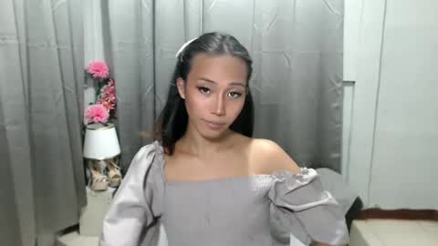 Snapshot of sweetiie_caren chatting on January 2025 05:20:02 AM CAREN online show from January 2025 05:20:02 AM