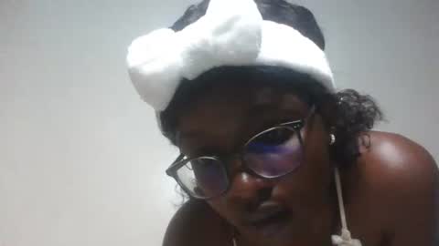 sweetivy645263 online show from September 2025 04:10:02 PM