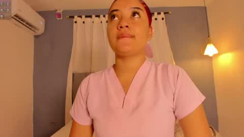 Snapshot of sweetkimmie_ chatting on April 2026 11:12:01 AM Isabel online show from April 2026 11:12:01 AM