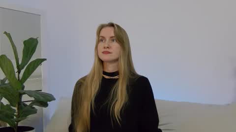 Snapshot of sweetkira1 chatting on October 2025 02:04:01 PM SweetKira1 online show from October 2025 02:04:01 PM