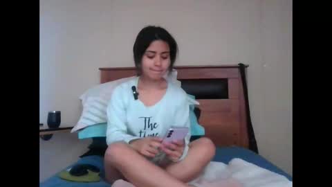 sweetlatinafit online show from November 2025 12:20:01 PM