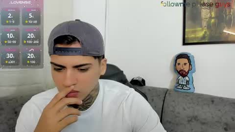 Snapshot of sweetlatinoboy chatting on June 2026 12:06:02 PM SWEETLATINBOY online show from June 2026 12:06:02 PM