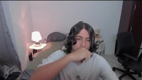 Snapshot of sweetlian_04 chatting on March 2026 01:32:02 AM Lian online show from March 2026 01:32:02 AM