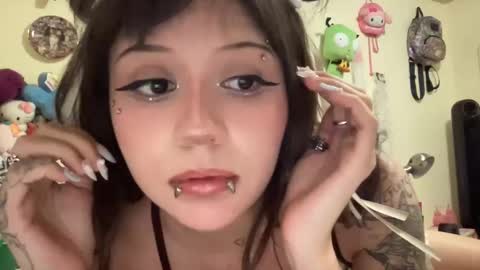 Snapshot of sweetlildoe chatting on September 2025 08:25:01 PM lil doe eyes 3 online show from September 2025 08:25:01 PM
