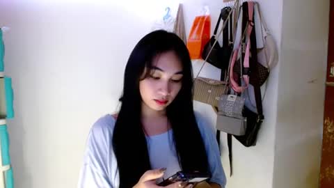 Snapshot of sweetlilly_18 chatting on March 2025 03:45:01 AM Lilly online show from March 2025 03:45:01 AM