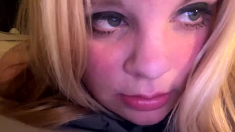 Snapshot of sweetlisa92 chatting on January 2025 12:13:02 AM Lisa online show from January 2025 12:13:02 AM