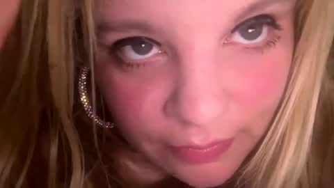 Snapshot of sweetlisa92 chatting on March 2025 04:29:02 PM Lisa online show from March 2025 04:29:02 PM