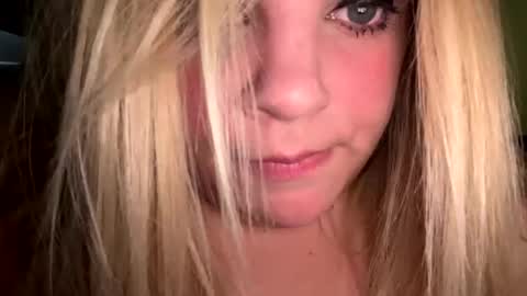 Snapshot of sweetlisa92 chatting on November 2025 12:28:01 PM Lisa online show from November 2025 12:28:01 PM