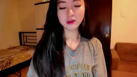 Zoe online show from October 2025 04:00:02 AM