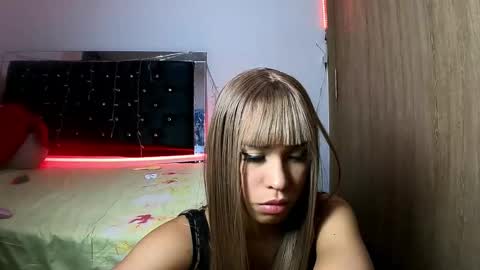 Snapshot of sweetmagic6 chatting on March 2026 05:03:01 AM sweetmagic6 online show from March 2026 05:03:01 AM