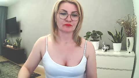 sweetmarthaaa online show from April 2026 03:06:01 PM