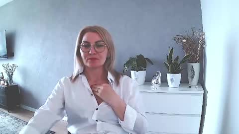 sweetmarthaaa online show from May 2026 12:23:02 PM