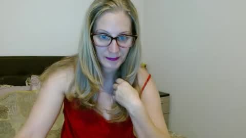 Snapshot of sweetmayaxoxo chatting on December 2024 03:12:01 PM sweetmayaxoxo online show from December 2024 03:12:01 PM