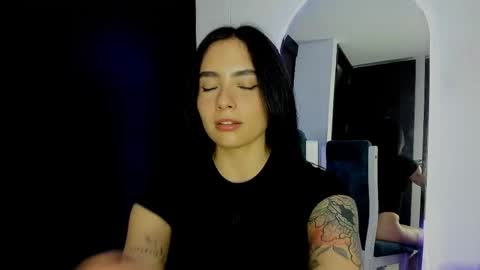 Snapshot of sweetmili133 chatting on April 2026 01:27:01 AM sweetmili133 online show from April 2026 01:27:01 AM