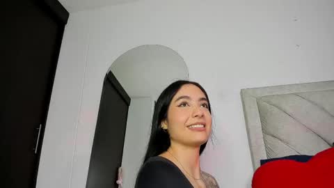 Snapshot of sweetmili133 chatting on May 2026 05:07:01 PM sweetmili133 online show from May 2026 05:07:01 PM
