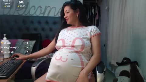 Snapshot of sweetmom12 chatting on February 2025 11:13:02 PM Sweetmom12 online show from February 2025 11:13:02 PM
