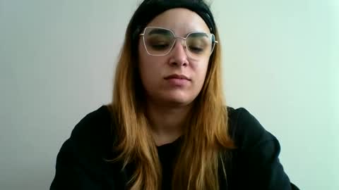 Snapshot of sweetmoonns2 chatting on October 2025 06:30:01 PM sweetmoonns2 online show from October 2025 06:30:01 PM