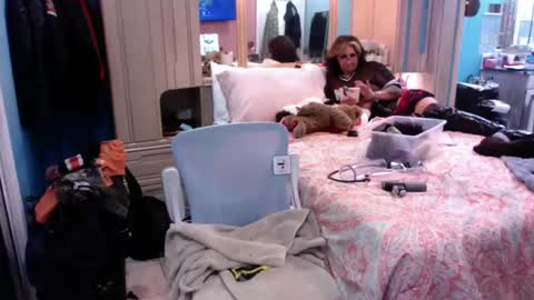 Snapshot of sweetnsexy95 chatting on February 2025 05:47:01 AM WeAim2PZzz online show from February 2025 05:47:01 AM