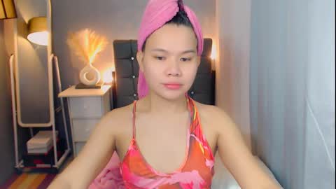 Snapshot of sweetnwildts chatting on April 2026 02:20:01 AM Ghena online show from April 2026 02:20:01 AM