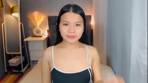 Snapshot of sweetnwildts chatting on April 2026 02:12:02 AM Ghena online show from April 2026 02:12:02 AM