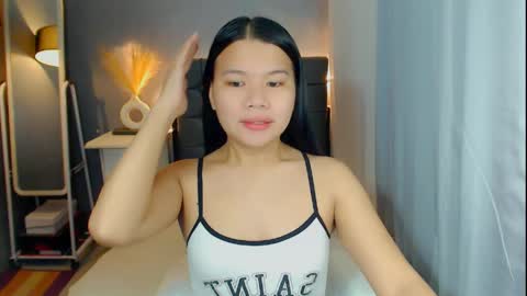 Snapshot of sweetnwildts chatting on April 2026 01:49:01 AM Ghena online show from April 2026 01:49:01 AM