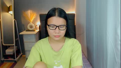 Snapshot of sweetnwildts chatting on April 2026 12:29:02 PM Ghena online show from April 2026 12:29:02 PM