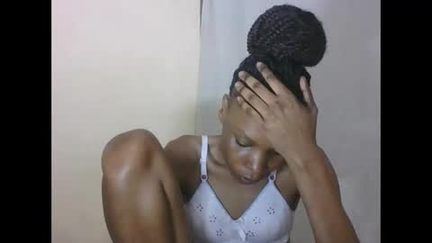 ESTHER online show from October 2025 01:39:03 AM