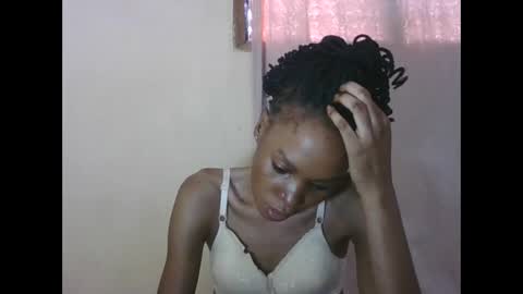 ESTHER online show from March 2026 02:32:01 PM