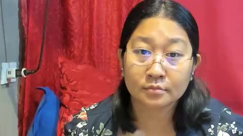 Snapshot of sweetpilipina88 chatting on February 2026 12:18:02 AM MIA online show from February 2026 12:18:02 AM