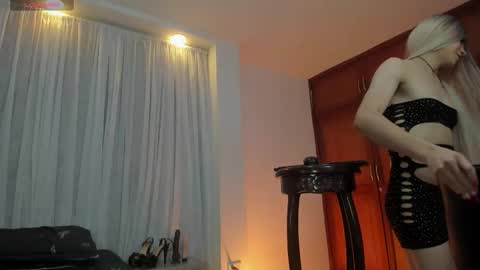 Snapshot of sweets_anie chatting on November 2025 04:56:02 AM sweets_anie online show from November 2025 04:56:02 AM