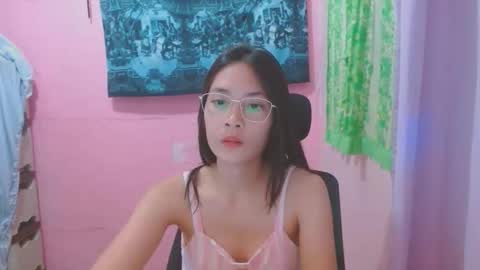 Snapshot of sweetsexygirl20 chatting on May 2026 04:32:01 AM Mia online show from May 2026 04:32:01 AM