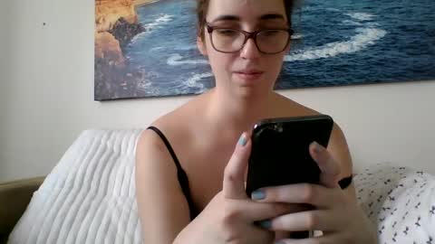 Snapshot of sweetsocalgirl chatting on October 2025 09:54:02 PM sweetsocalgirl online show from October 2025 09:54:02 PM