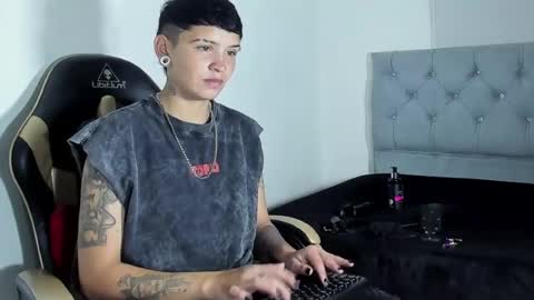 sweetsubmissive rs online show from August 2026 03:05:01 PM
