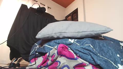 Snapshot of sweett_17 chatting on October 2025 02:57:02 PM dulce online show from October 2025 02:57:02 PM