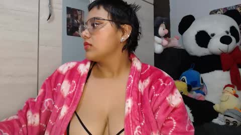 sweett_candy1 online show from January 2026 03:00:01 AM