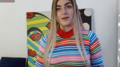 Snapshot of sweett_minionn chatting on January 2025 02:58:01 PM IG valeen mo Vale My schedule Monday to Friday900 am - 300 pm online show from January 2025 02:58:01 PM