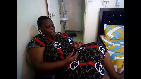 Snapshot of sweetthick_2 chatting on May 2026 10:53:02 AM PEACHES online show from May 2026 10:53:02 AM