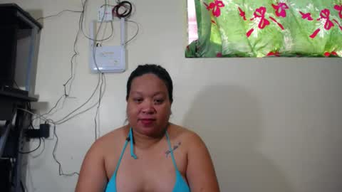 mia and luna online show from May 2026 01:13:01 AM