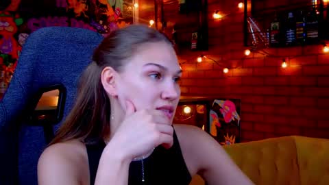Snapshot of sweety_emilya chatting on May 2026 06:08:01 AM Emily online show from May 2026 06:08:01 AM