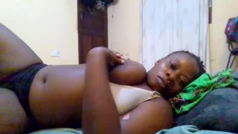Snapshot of sweetyass25 chatting on July 2026 06:22:01 PM sweetyass25 online show from July 2026 06:22:01 PM