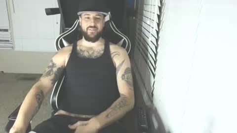 swoozy_ online show from November 2025 01:38:01 AM