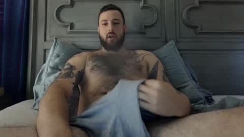 swoozy_ online show from November 2025 06:31:02 PM