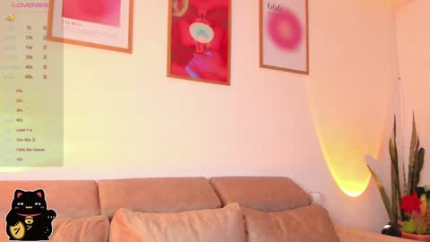Snapshot of swt_blonde chatting on January 2025 10:41:01 PM Ambar online show from January 2025 10:41:01 PM