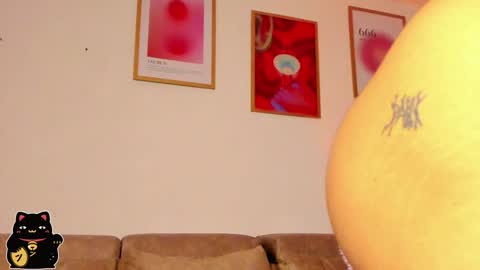 Snapshot of swt_blonde chatting on January 2025 03:41:01 AM Ambar online show from January 2025 03:41:01 AM