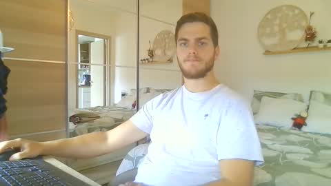 syl092 online show from October 2025 11:54:01 AM