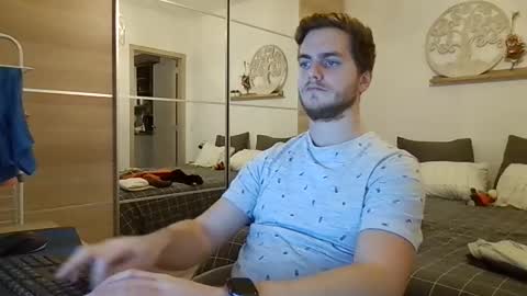 syl092 online show from November 2025 04:40:02 PM