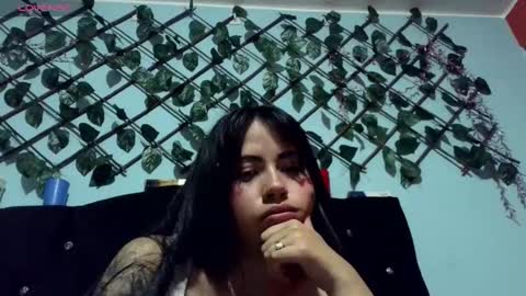 Snapshot of sylvana_19 chatting on September 2025 05:17:02 AM online show from September 2025 05:17:02 AM